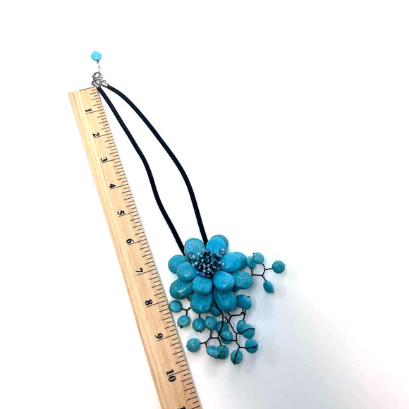 Handmade Natural Turquise flower necklace - Picture 3 of 3